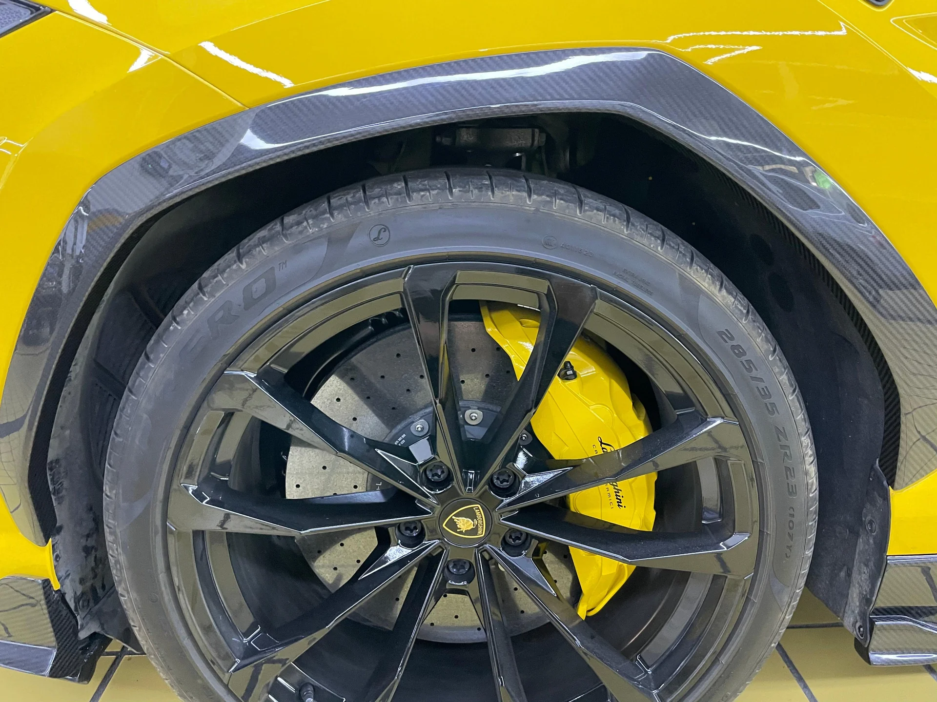 TC Style Carbon Fiber Fender Flares for Lamborghini Urus