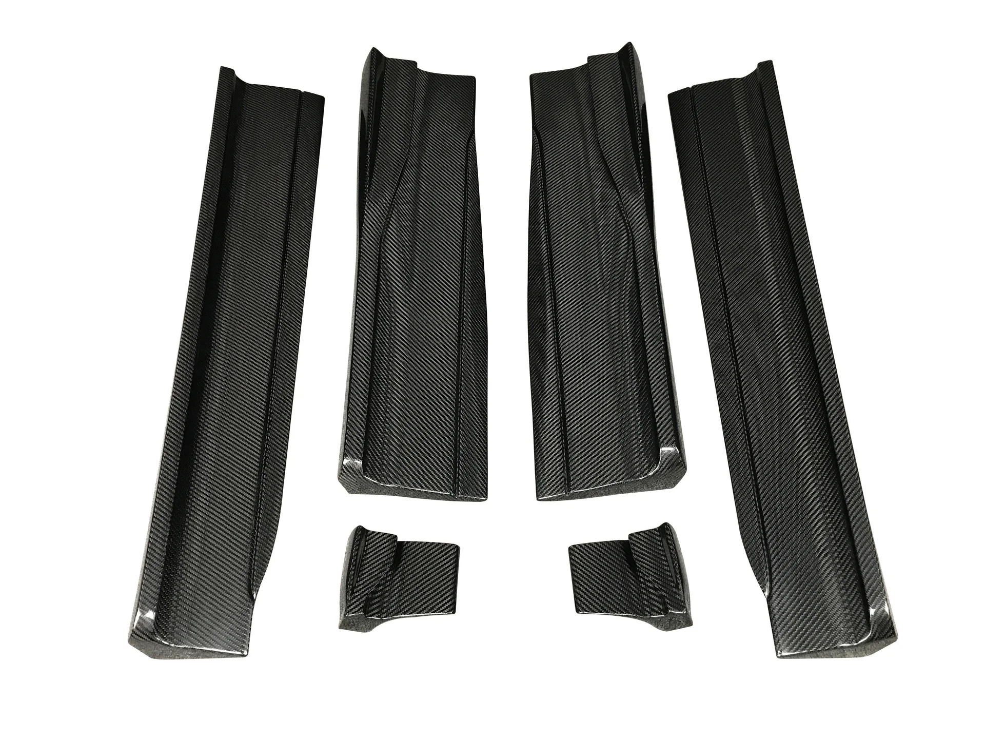 TC Style Carbon Fiber Side Skirts for Lamborghini Urus